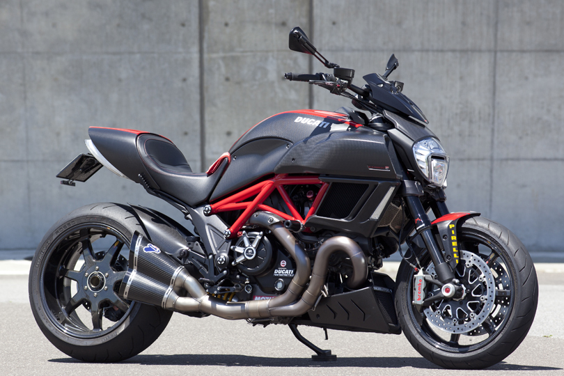 DIAVEL CARBON | BMW | Bike-man R