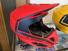 スノーモビル:ウェア・装備:ヘルメット | 北海道のバイク情報：Bike